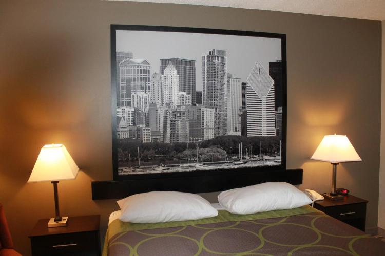 Super 8 by Wyndham Bridgeview/Chicago Area photo 2