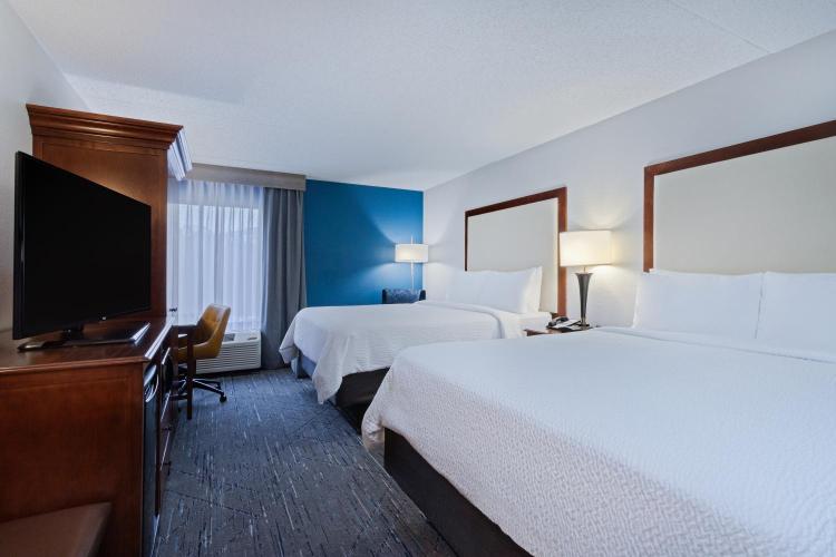 Holiday Inn Express & Suites Cincinnati Riverfront by IHG photo 2