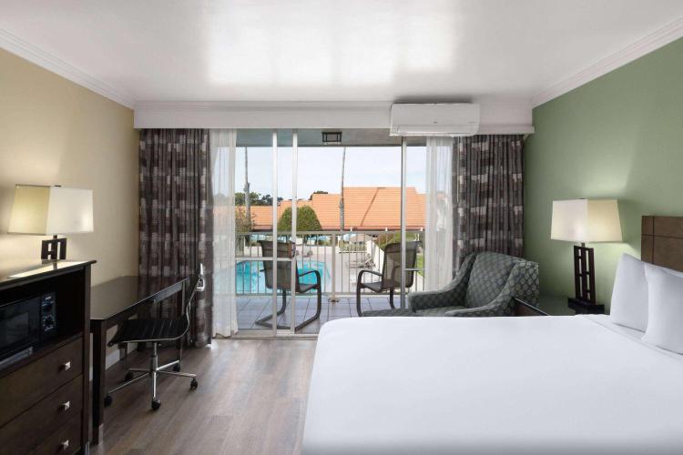 Travelodge by Wyndham Monterey Bay photo 1
