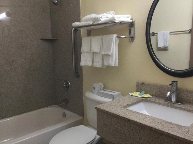 Super8 by Wyndham NEARBY Clearwater St Petersburg International Airport photo 3