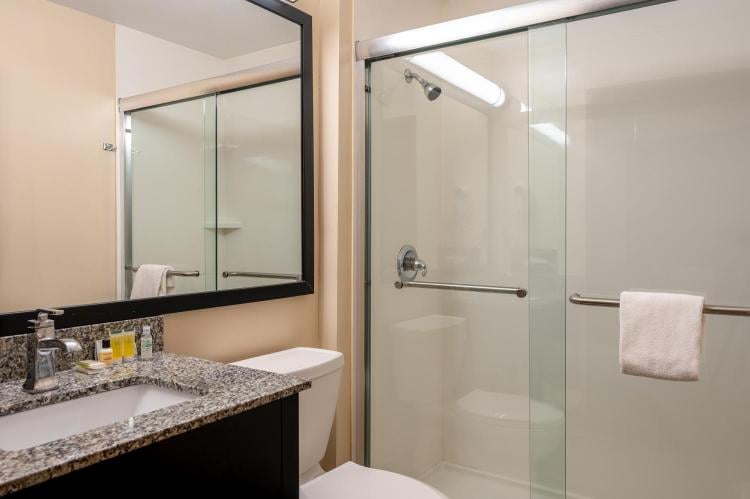 Super 8 by Wyndham Columbus West photo 3