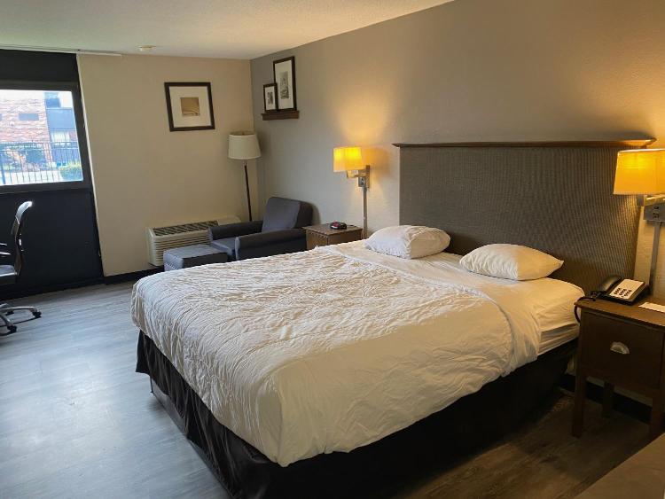 Motel 6 Rochester - Airport photo 3