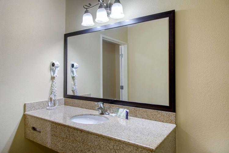 Sleep Inn & Suites Bakersfield North photo 2
