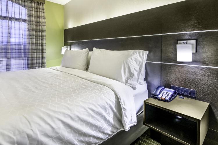 Holiday Inn Express & Suites Longview North by IHG photo 1