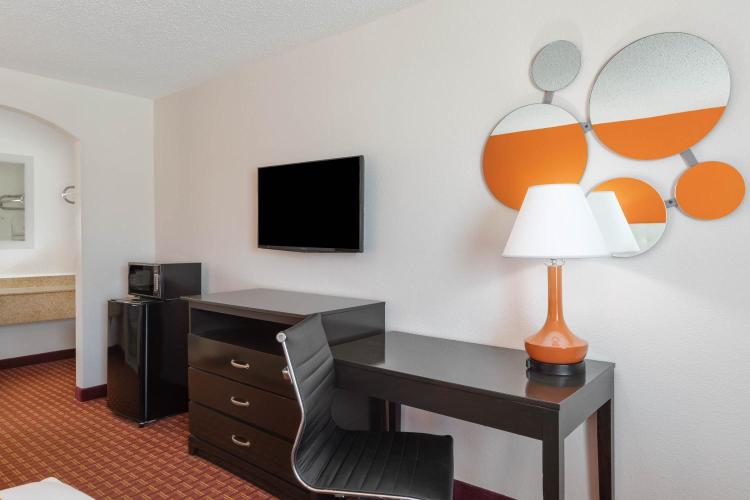 Howard Johnson by Wyndham Rock Hill photo 3