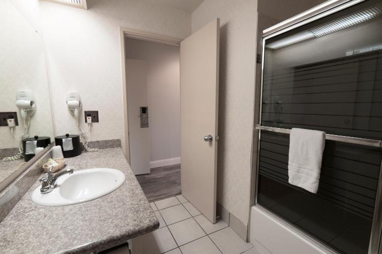 Hotel International photo 3
