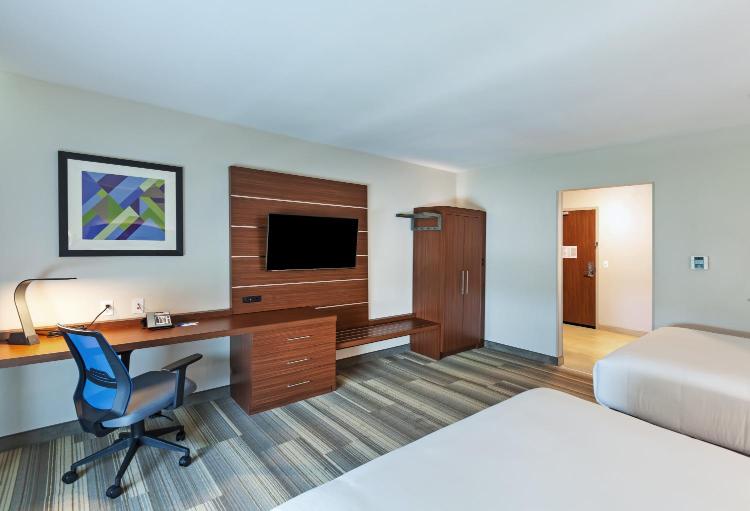 Holiday Inn Express & Suites Tulsa South - Woodland Hills by IHG photo 1