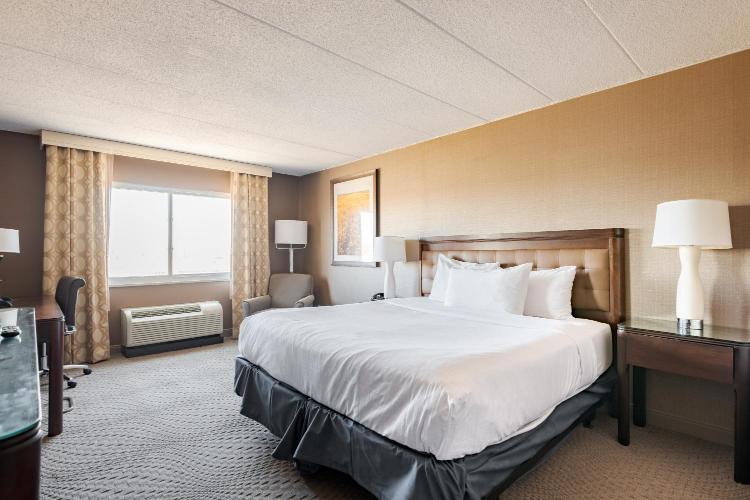 Wyndham Omaha Hotel - West Dodge photo 2