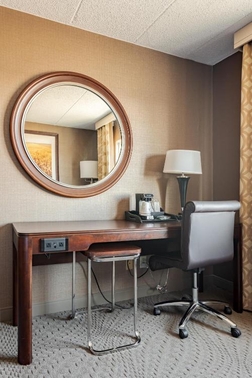 Wyndham Omaha Hotel - West Dodge photo 3