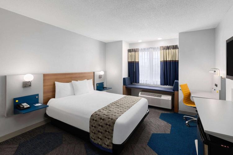 Microtel Inn Bowling Green photo 1