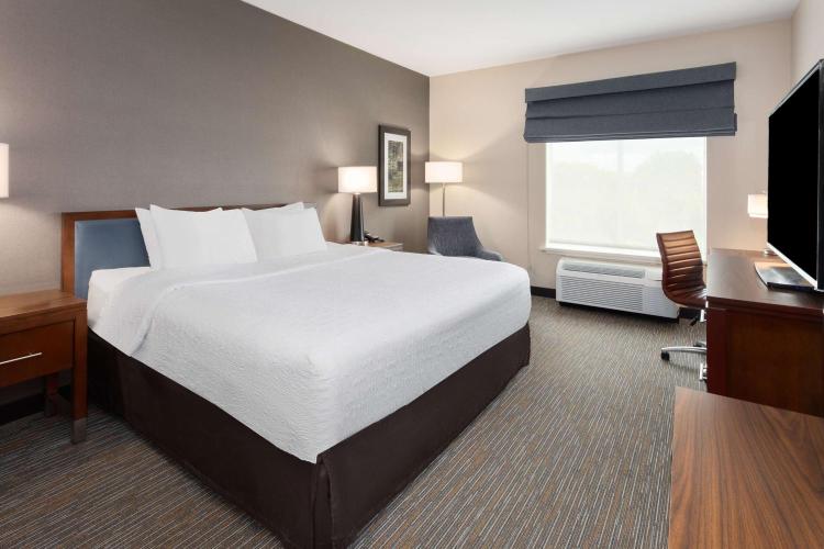 Hampton Inn by Hilton Nashville Airport Century Place photo 2
