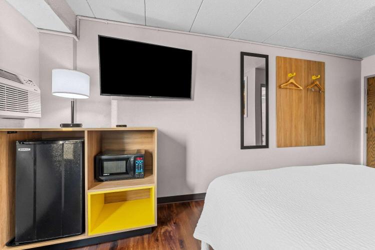 Days Inn by Wyndham Sioux Falls photo 2