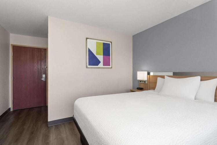 Microtel Inn & Suites by Wyndham Panama City photo 2