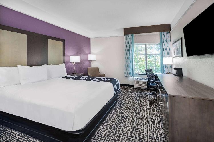 La Quinta Inn & Suites by Wyndham Norfolk photo 3
