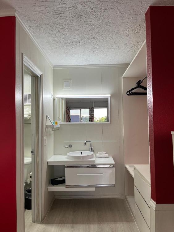Travelodge by Wyndham Orlando at Heart of International Drive photo 1