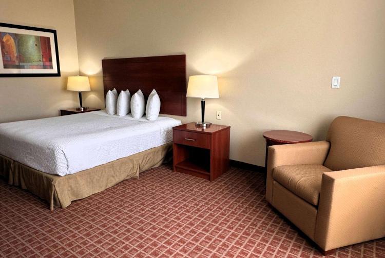 Ramada by Wyndham College Station photo 1