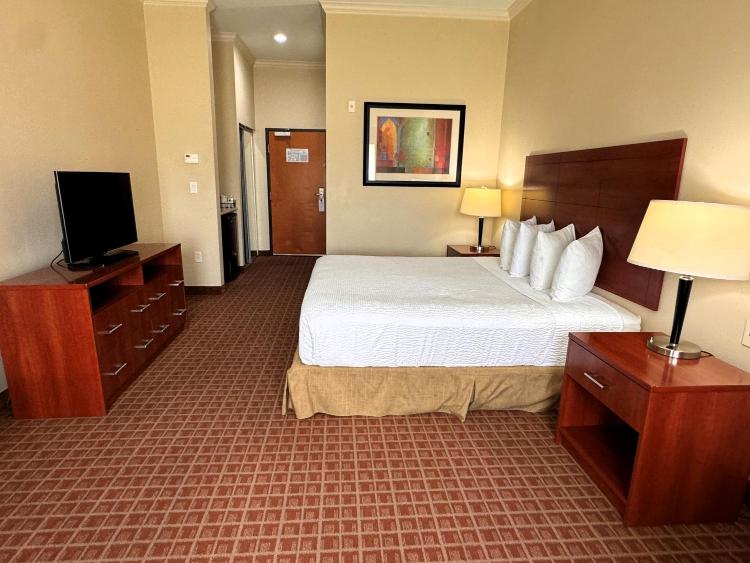 Ramada by Wyndham College Station photo 2