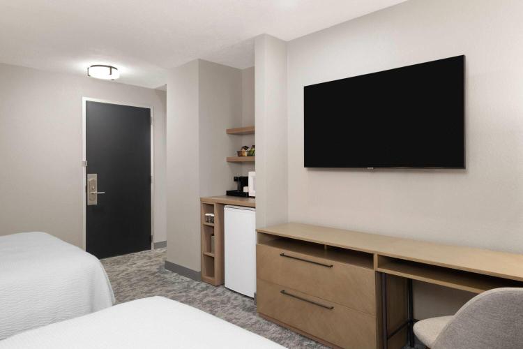 Eastland Suites Hotel & Conference Ctr, Trademark by Wyndham photo 3