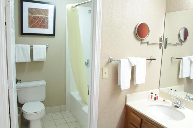 Hawthorn Extended Stay by Wyndham Wichita photo 3
