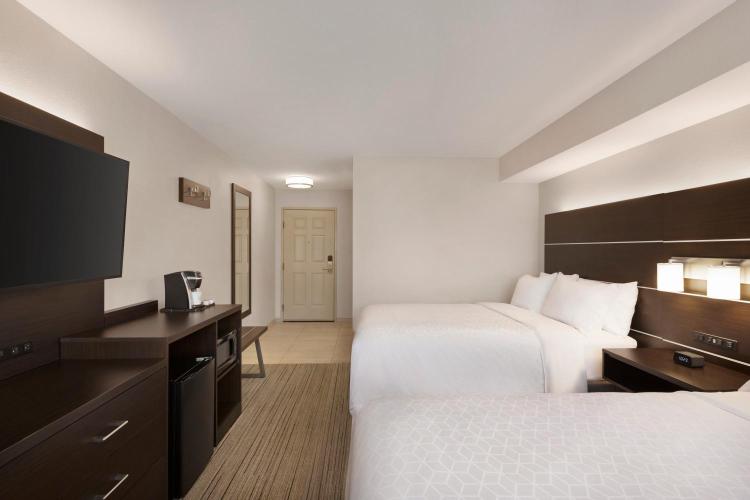 Holiday Inn Express & Suites Sarasota East by IHG photo 2