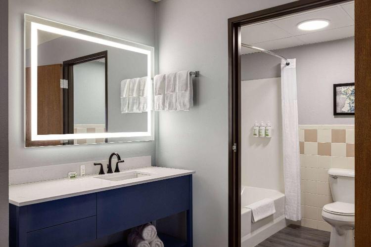 AmericInn by Wyndham Lincoln South photo 3