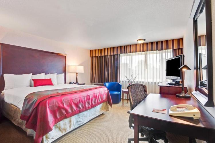 Ramada by Wyndham Tukwila Southcenter photo 2