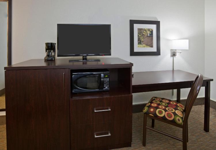 Fargo Inn and Suites photo 1