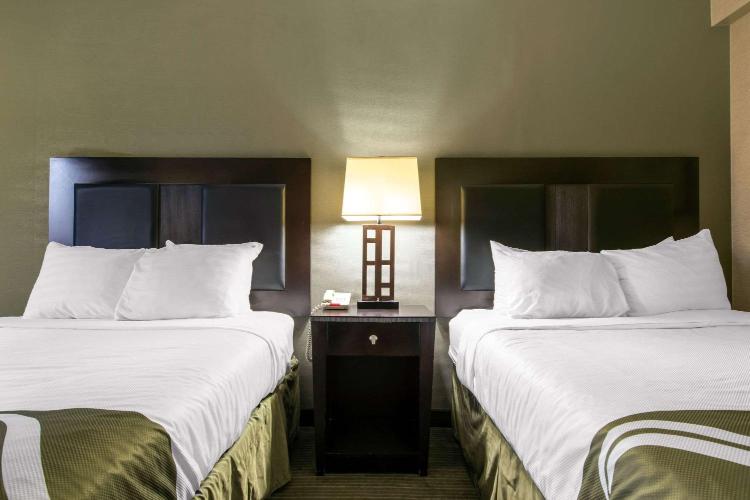Quality Inn & Suites Charleston - Civic Center photo 3