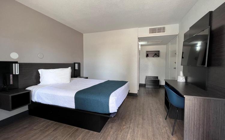 Motel 6-Bakersfield, CA - South photo 2