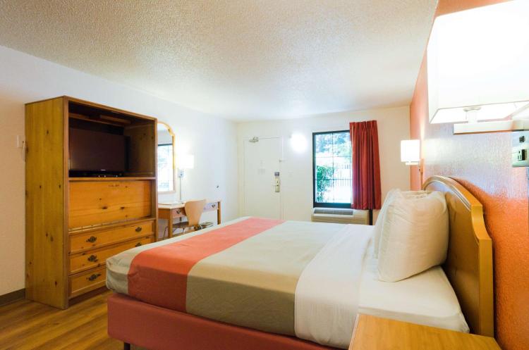 Motel 6-Frederick, MD - Fort Detrick photo 1