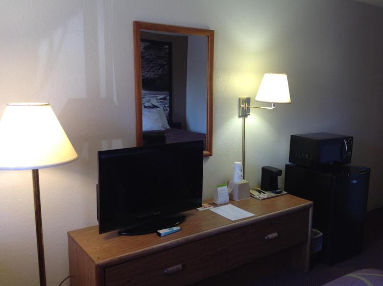 Super 8 by Wyndham Winchester VA photo 1