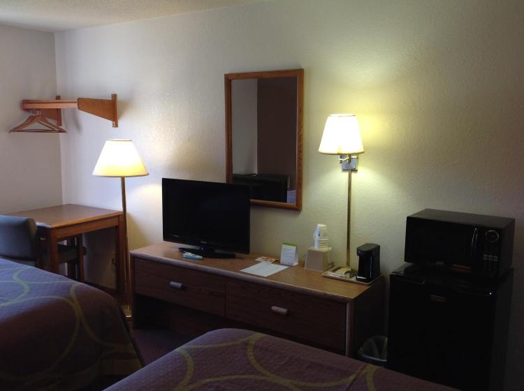 Super 8 by Wyndham Winchester VA photo 2