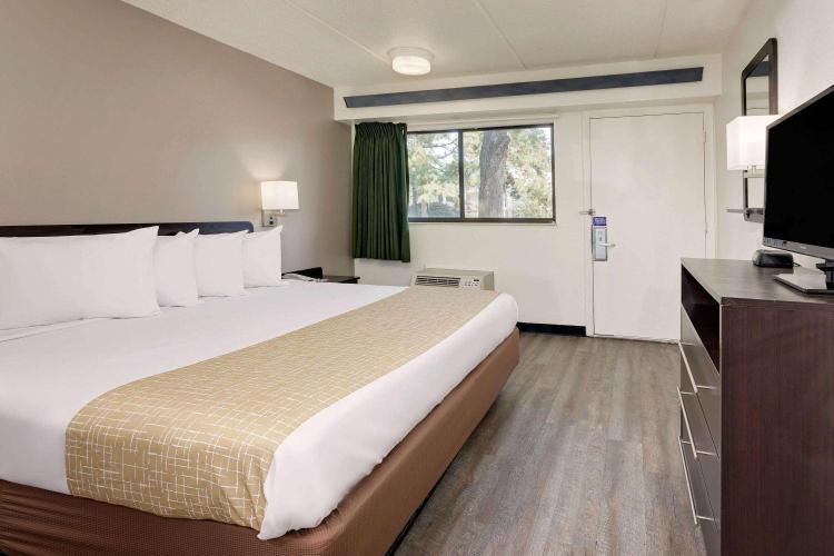 Travelodge by Wyndham College Park photo 1