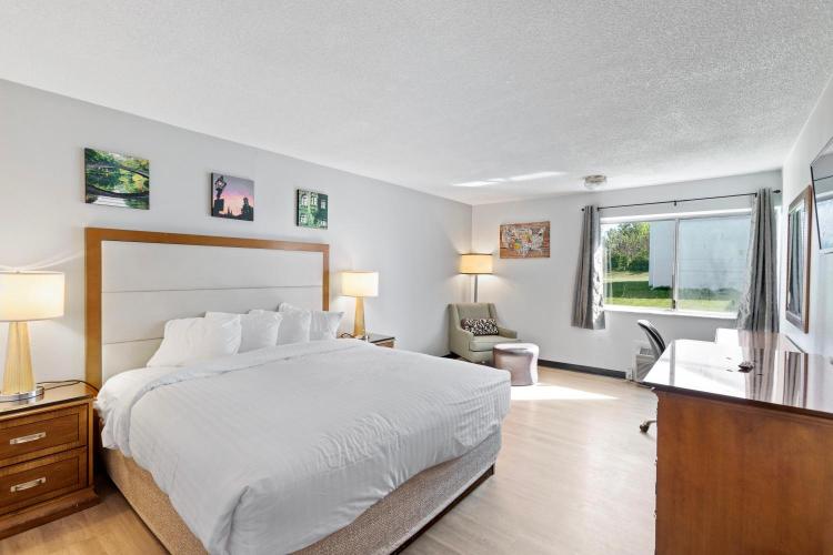 Days Inn by Wyndham Erie photo 1