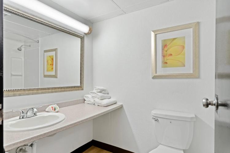Days Inn by Wyndham Erie photo 2