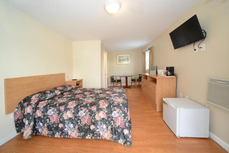 Studio Motel of Lake George photo 2