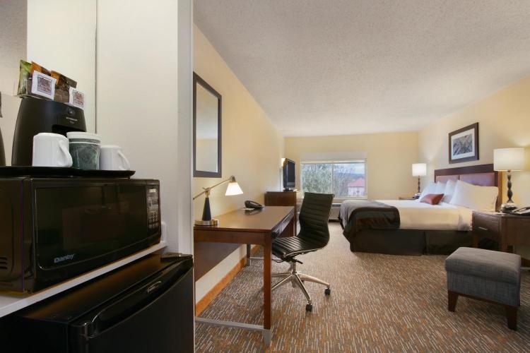 Wingate by Wyndham - Chattanooga photo 1