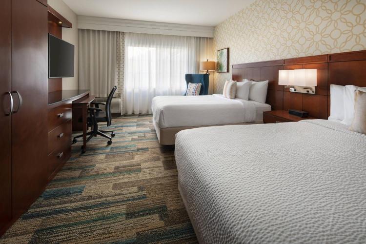 Courtyard by Marriott Santa Barbara Goleta photo 1
