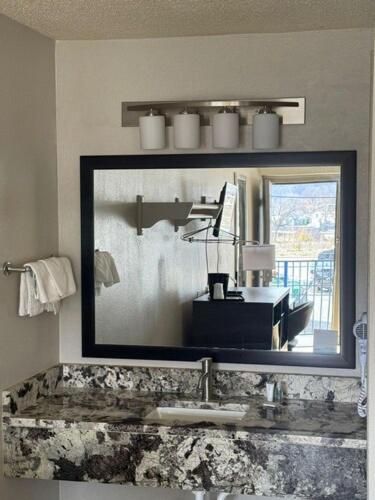 Days Inn by Wyndham Charleston WV photo 2