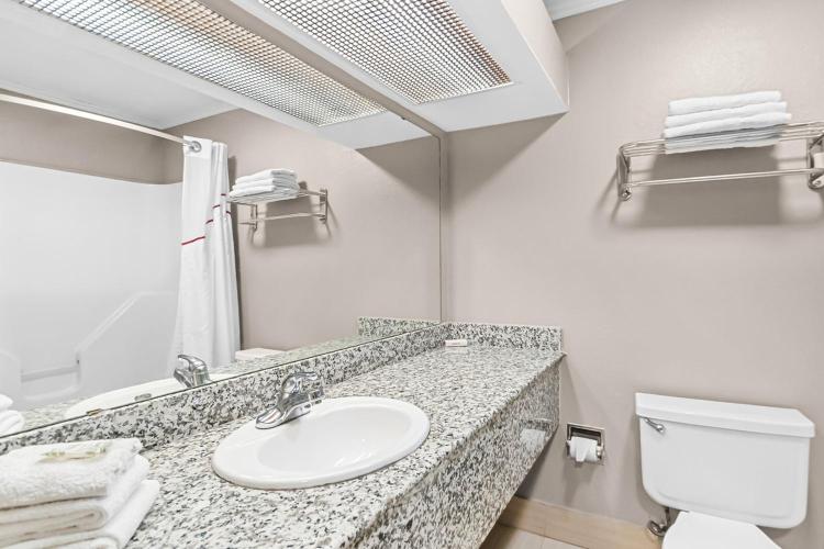 Red Roof Inn & Suites Lexington - Hamburg photo 1