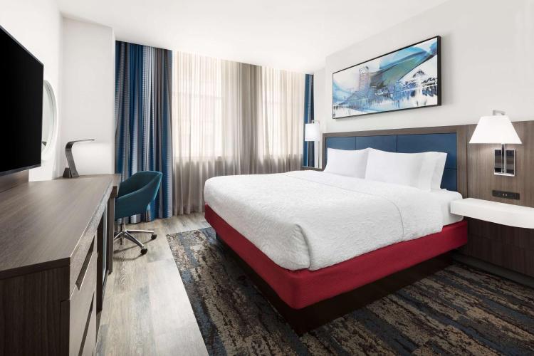 Hampton Inn & Suites Baltimore Inner Harbor photo 2