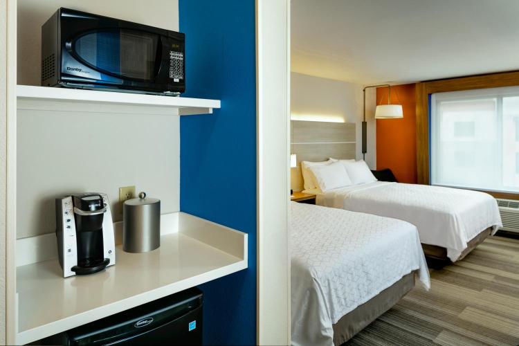 Holiday Inn Express & Suites - Medford by IHG photo 3