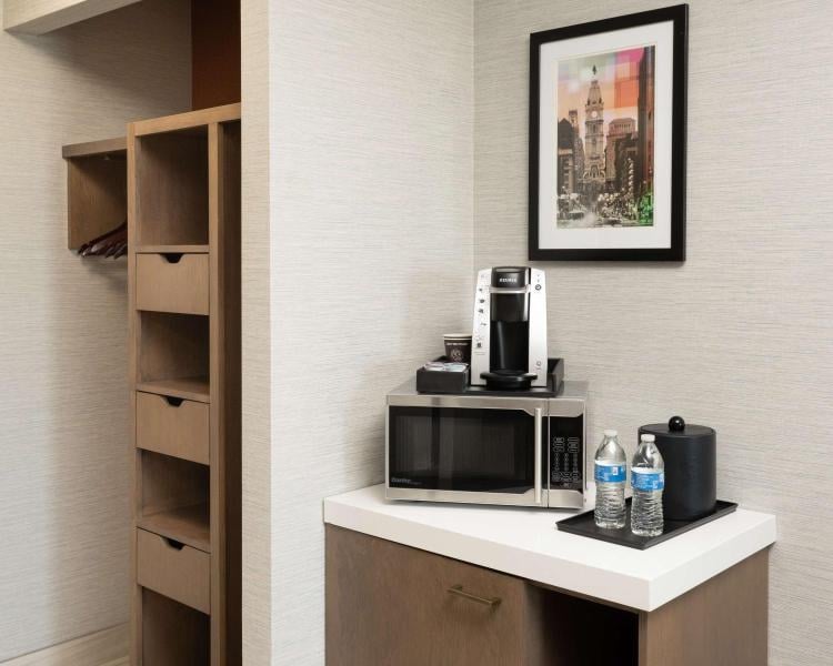 Hilton Garden Inn Philadelphia Center City photo 2