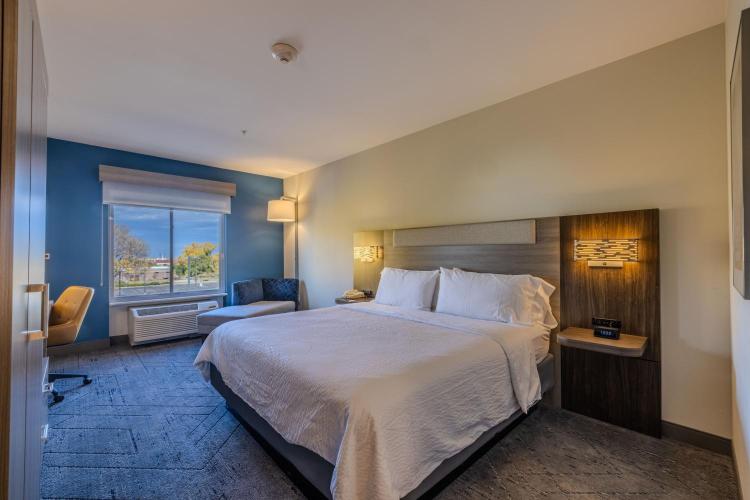 Holiday Inn Express & Suites Denver North - Thornton by IHG photo 2