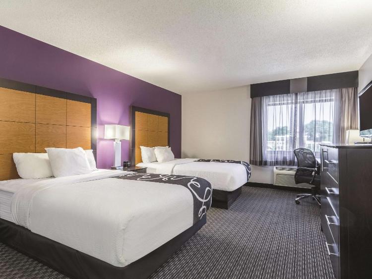 La Quinta by Wyndham Cleveland - Airport North photo 1