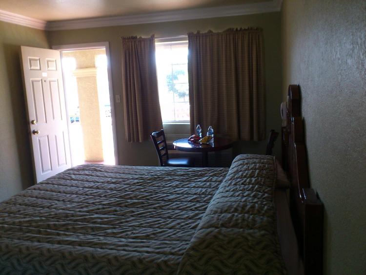 Santa Ana Travel Inn photo 3