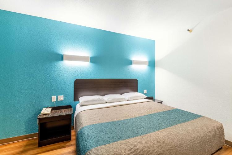 Motel 6-Lewisville, TX - Medical City photo 1