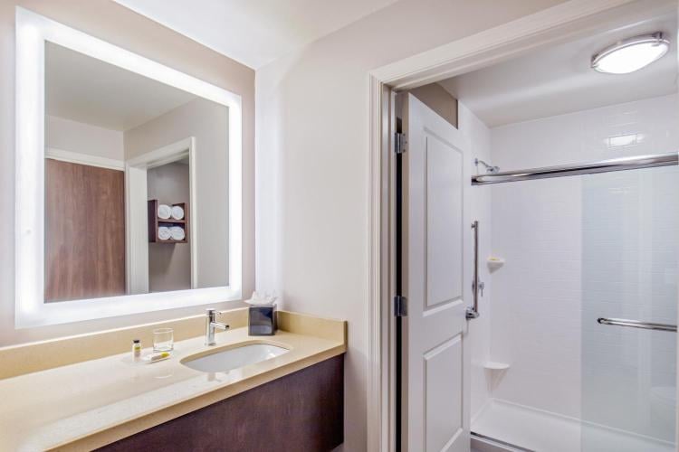 Staybridge Suites Charlottesville Airport by IHG photo 3