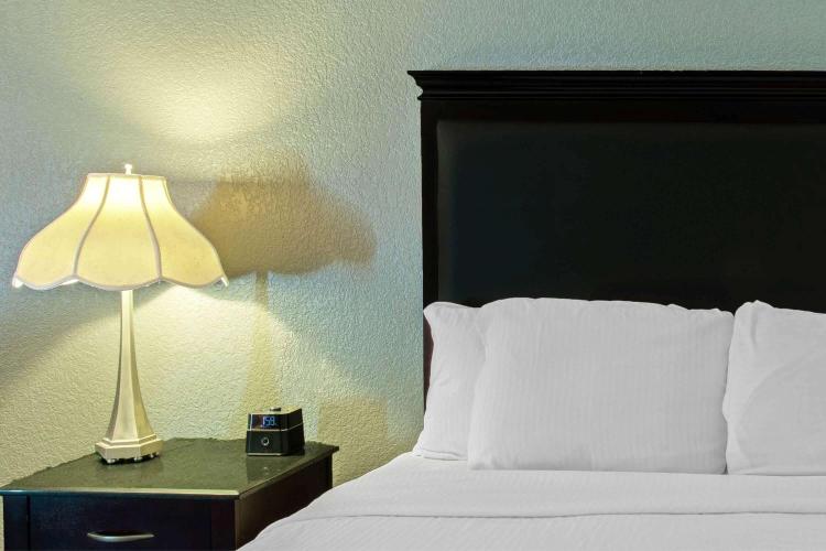 Stay Express Inn & Suites - Mobile, Al photo 2