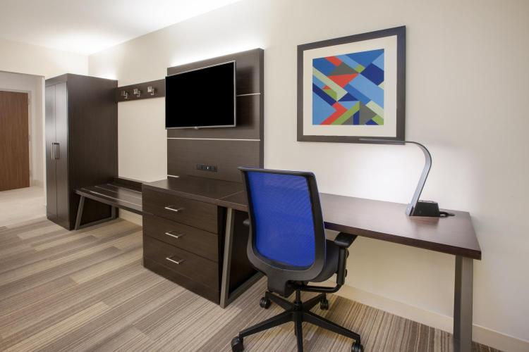 Holiday Inn Express & Suites - San Jose Airport by IHG photo 2